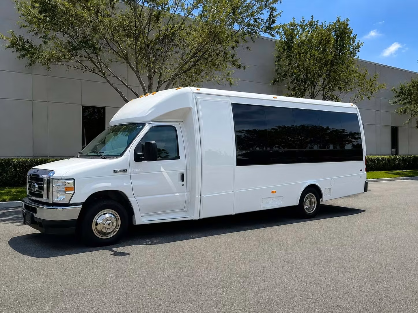 desert hot springs 15 passenger minibus rental