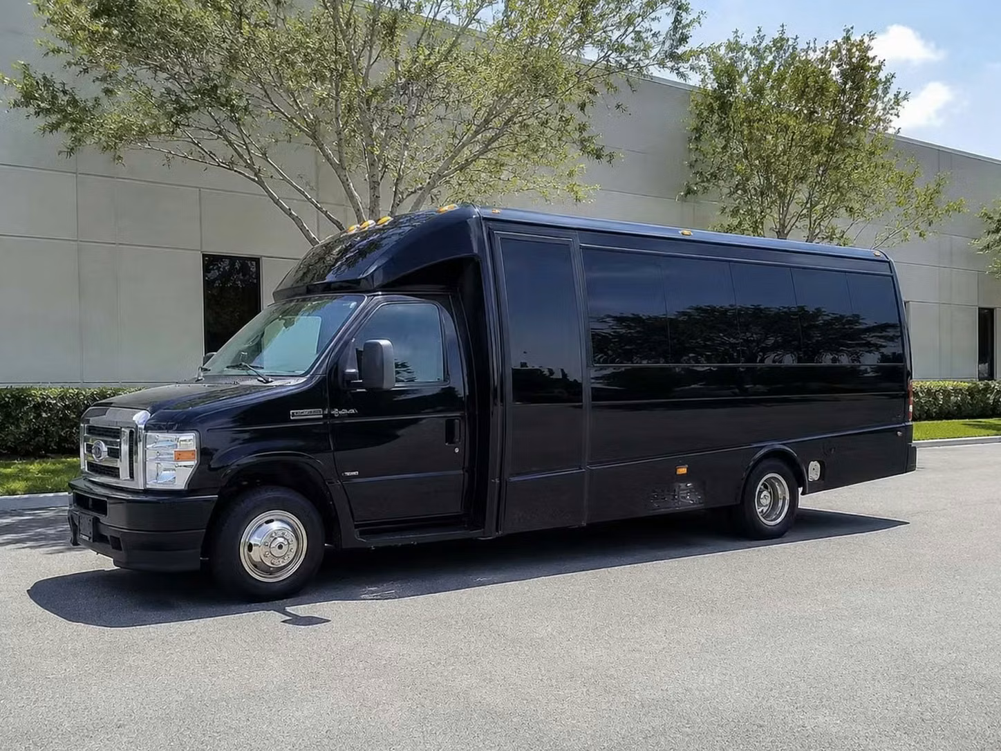 desert hot springs 18 passenger minibus rental